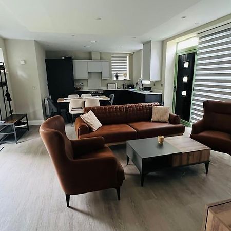 A House Designed For You… Edmonton Buitenkant foto